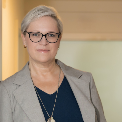 Die Wirtschaftsermittlerin, Expertin für anti Betrugsmanagement und Hinweisgebersystem